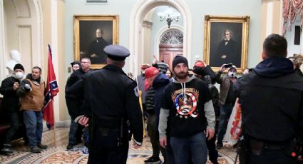 Acusan a dos hombres de agredir al oficial que murió tras ataque al Capitolio de EU