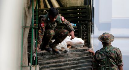 Ejército toma el control de Birmania; arrestan a políticos y a una Nobel de la Paz