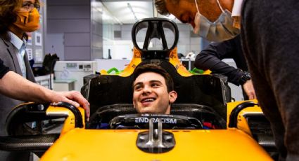 Como ‘Pato’ en el agua... O’Ward prueba el asiento del McLaren de Fórmula Uno