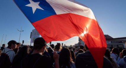 Manifestantes salen a las calles de Chile en el aniversario del estallido social de 2019