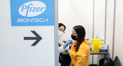 Pfizer y BioNTech aseguran que estudio de dosis de refuerzo de la vacuna contra la Covid-19 tiene hasta 95.6% de eficacia