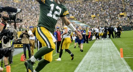 Aaron Rodgers 'empaca' a los Steelers y empata a Dan Marino con 420 pases de touchdown