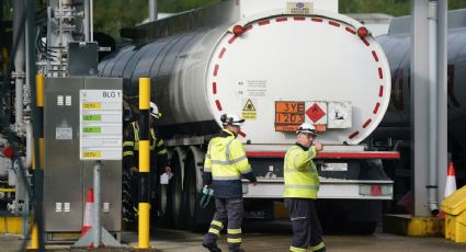 Reino Unido echa mano de sus militares para hacer frente al desabasto y suministrar combustible