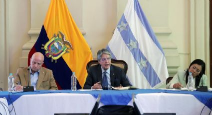 Presidente de Ecuador dice que "mafias" de narcos buscan controlar cárceles