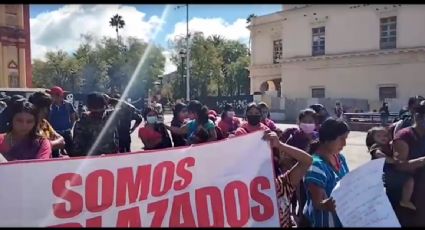 Escuela gana 20 mdp con “cachito del avión”; grupo armado quiere el dinero y desplaza a 28 familias que se niegan a entregarlo