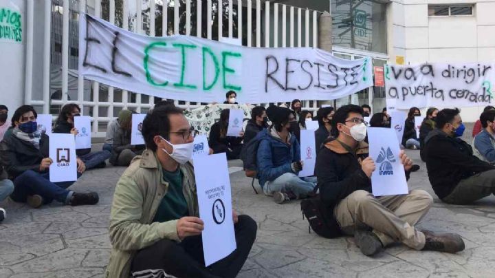 Alumnos demandan la destitución inmediata de Romero Tellaeche a cambio de desocupar instalaciones del CIDE