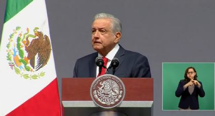 AMLO presume "récord histórico" de remesas y la no devaluación del peso en su administración