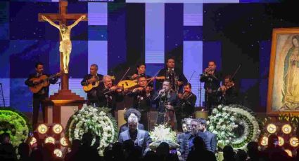 Con "Volver, volver", familiares, amigos y seguidores despiden a Vicente Fernández en misa de cuerpo presente