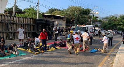 Suman 56 migrantes muertos tras la volcadura de tráiler en Chiapas; hay 62 hospitalizados