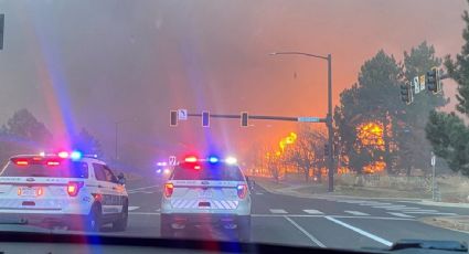 Al menos 30 mil personas fueron desalojadas por incendios en Colorado