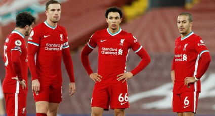 Liverpool vuelve a derrumbarse en Anfield y se aleja del liderato