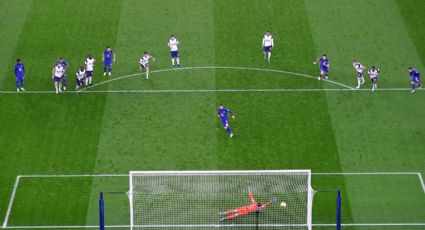 Chelsea pinta de azul la casa del Tottenham y lo vence con un gol de penalti