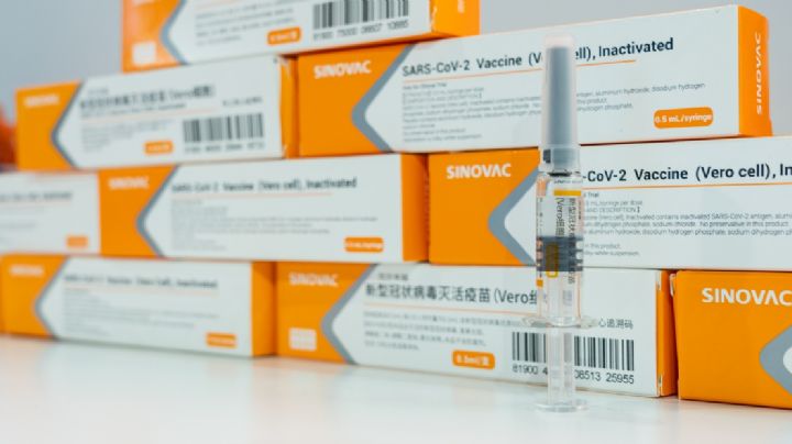 China admite que sus vacunas contra Covid-19 tienen baja efectividad y analiza mezclarlas
