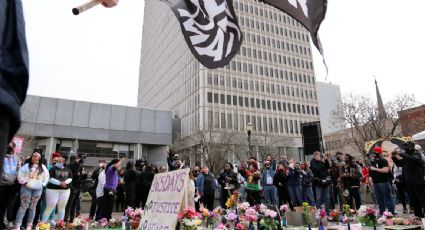 A año de su muerte, cientos toman las calles de Louisville para exigir justicia para Breonna Taylor