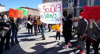 Protestan en Italia contra nuevo cierre de escuelas por Covid-19