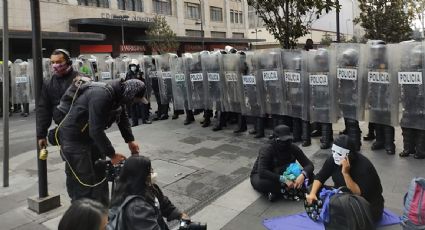 Protestan en Palacio Nacional contra Félix Salgado; AMLO critica uso del feminismo “con otros fines”