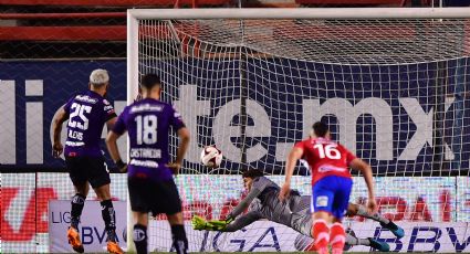 Al Toluca se lo lleva el Diablo con gol ‘fantasma’ y penalti fallado ante San Luis