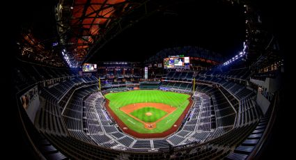 Joe Biden califica de irresponsables a Rangers por llenar su estadio