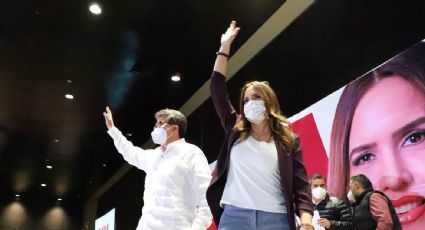 Ricardo Monreal 'se sube' a campaña de Clara Luz en Nuevo León; la acompaña a mitin