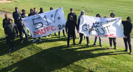 Aficionados invaden entrenamiento del United para protestar por la Superliga