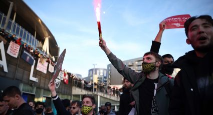 Aficionados del Arsenal hacen ‘encendida’ protesta contra la directiva y la Superliga