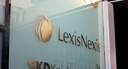 ICE firma contrato con compañía LexisNexis para obtener datos personales