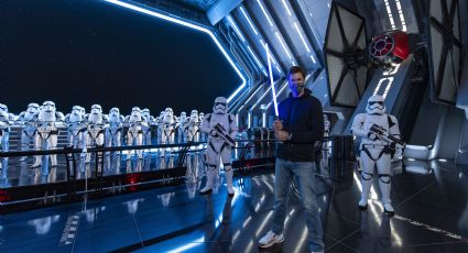 Tom Brady visita una ‘Galaxia muy lejana’ y sigue con tradición de ir a Disney