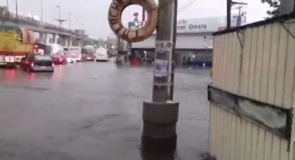 Lluvias causan inundaciones en el Valle de México; Metro suspende servicio en la Línea A