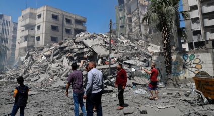 Suman 42 muertos tras un bombardeo de Israel en un barrio de la Franja de Gaza