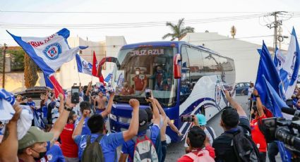 La afición impulsa a La Máquina con gran recibimiento en Torreón... La ilusión está a tope