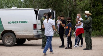 Defensores de los derechos civiles piden a gobierno de EU vacunar de inmediato a los migrantes detenidos
