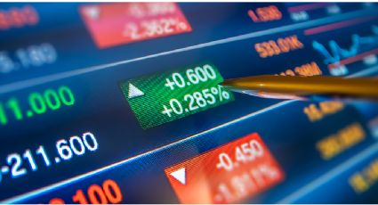 Wall Street cierra en mixto tras datos económicos dispares en EU