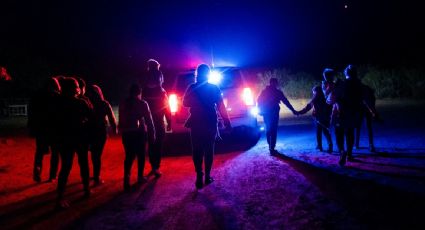 Policía de Texas encuentra a 29 migrantes escondidos en un camión