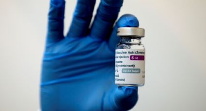 Estudio detecta tasas de coágulos levemente elevadas ligadas a vacuna de AstraZeneca