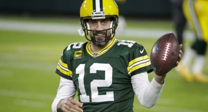 Aaron Rodgers cumple amenaza y falta al primer minicampamento con Packers
