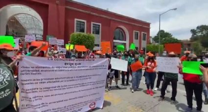 “No queremos armas, queremos libros”, estudiantes de la UDLAP se manifiestan para que policías desalojen el campus