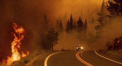 Sigue aumentando el enorme incendio forestal que afecta a Oregón, EU