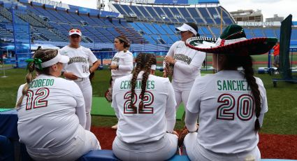 Selección de softbol pudo evitar el “exceso de equipaje” al enviar sus uniformes de regreso en el avión presidencial