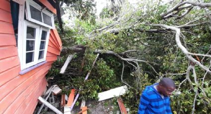 Un hombre muere en Santa Lucía tras paso de 'Elsa'; es la primera víctima mortal del huracán