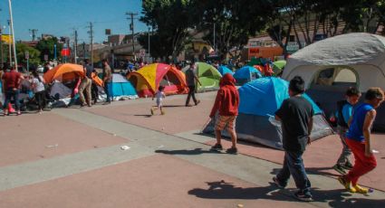 Juez de Texas ordena al gobierno de Biden restaurar el programa migratorio "Remain in Mexico"