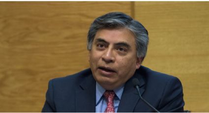 Gerardo Esquivel “ya se volvió ultra tecnócrata”, asegura AMLO tras aclaración sobre pago de deuda con activos del FMI