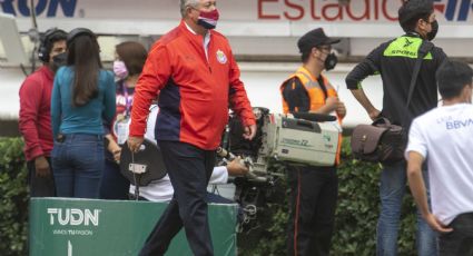 Afición de Chivas pierde la paciencia y pide la salida del técnico Vucetich