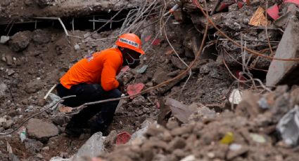 Rescatistas mexicanos buscan a sobrevivientes del sismo de Haití