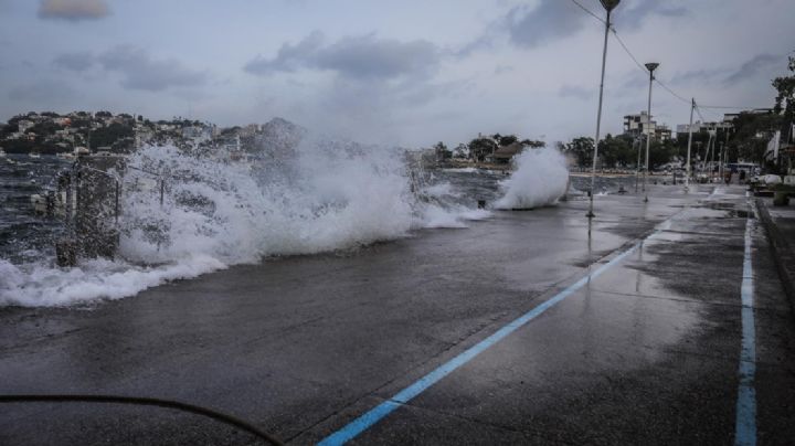 Protección Civil emite alerta roja en Sinaloa y Nayarit por huracán "Nora"; prevén lluvias en 19 estados