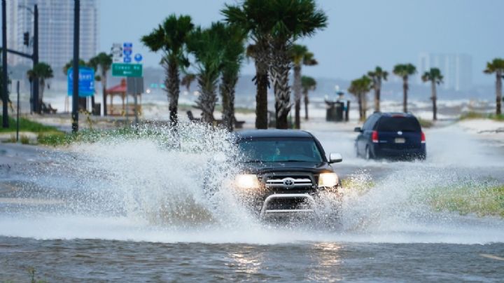 Huracán "Ida" toca tierra en Louisiana con vientos de hasta 241 kilómetros por hora