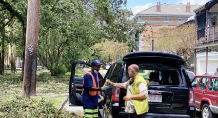 El chef José Andrés y su ONG viajaron a Nueva Orleans para alimentar a los afectados por el huracán 'Ida'