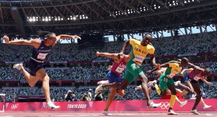 El jamaicano Parchment le arrebata el oro al favorito Holloway en la Final de 100 metros con vallas