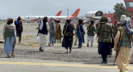 Talibanes celebran salida de tropas estadounidenses de Afganistán mientras civiles temen represalias