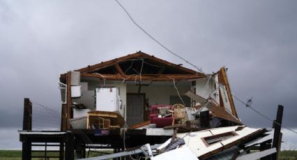 "Nicholas" avanza hacia Louisiana desde Texas dejando lluvias en área afectada por "Ida"