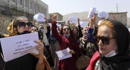 Mujeres afganas protestan en Kabul; exigen derechos mientras talibanes buscan reconocimiento